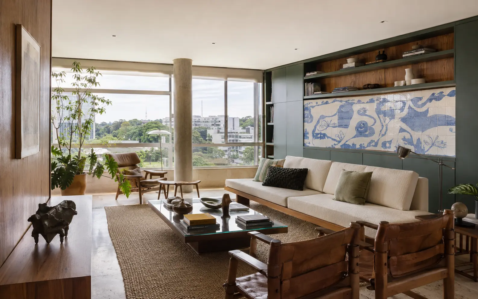 Sala renovada pela 4Design, com marcenaria, madeira e luz natural